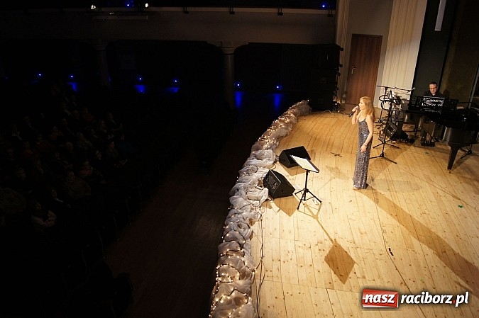 Zdjęcie w galerii na portalu naszraciborz.pl: Kawiarenki płynęły w RCK wiadomości z regionu