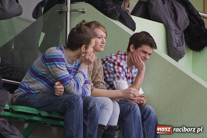 Zdjęcie w galerii na portalu naszraciborz.pl: Wygrana koszykarek z ZSOMS wiadomości z regionu