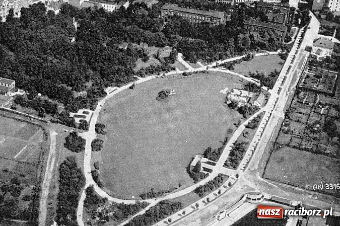 Zdjęcie w galerii na portalu naszraciborz.pl: Lodowiska dawnego Raciborza. Ileż miały uroku. I jaka frekwencja wiadomości z regionu