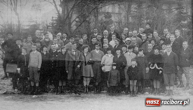 Zdjęcie w galerii na portalu naszraciborz.pl: Lodowiska dawnego Raciborza. Ileż miały uroku. I jaka frekwencja wiadomości z regionu