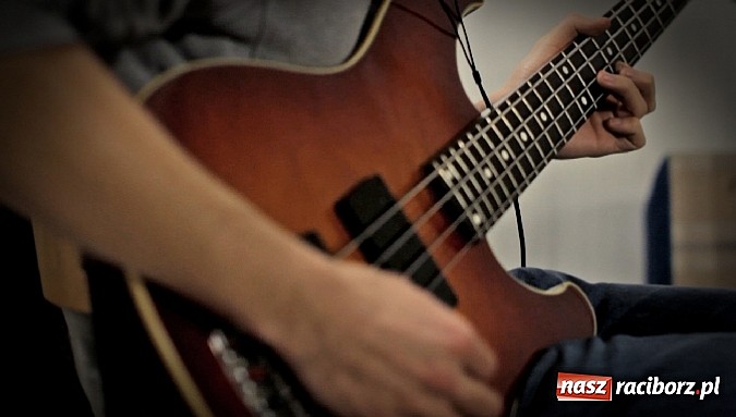 Zdjęcie w galerii na portalu naszraciborz.pl: Licealiści z Knurowa nagrywają niecodzienną płytę! wiadomości z regionu