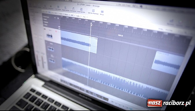 Zdjęcie w galerii na portalu naszraciborz.pl: Licealiści z Knurowa nagrywają niecodzienną płytę! wiadomości z regionu