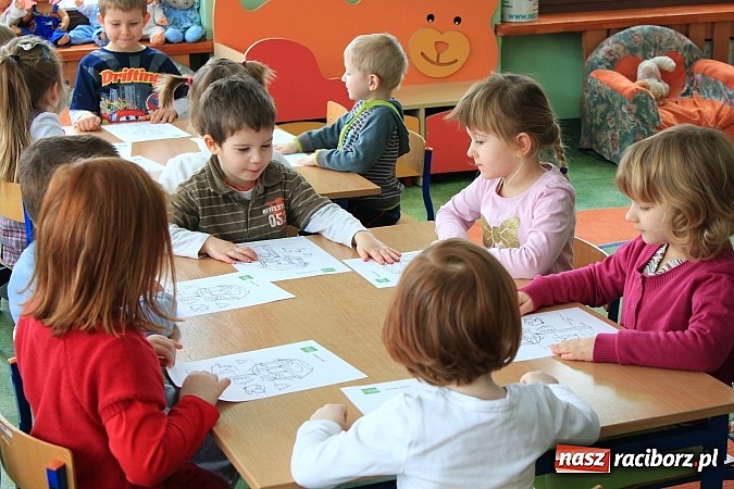 Zdjęcie w galerii na portalu naszraciborz.pl: Jak dokarmiać ptaki zimą? wiadomości z regionu