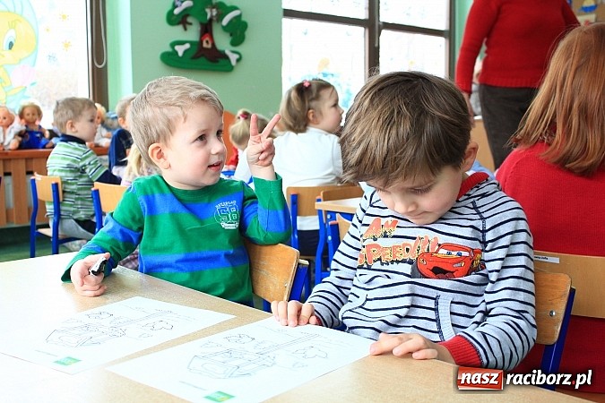 Zdjęcie w galerii na portalu naszraciborz.pl: Jak dokarmiać ptaki zimą? wiadomości z regionu