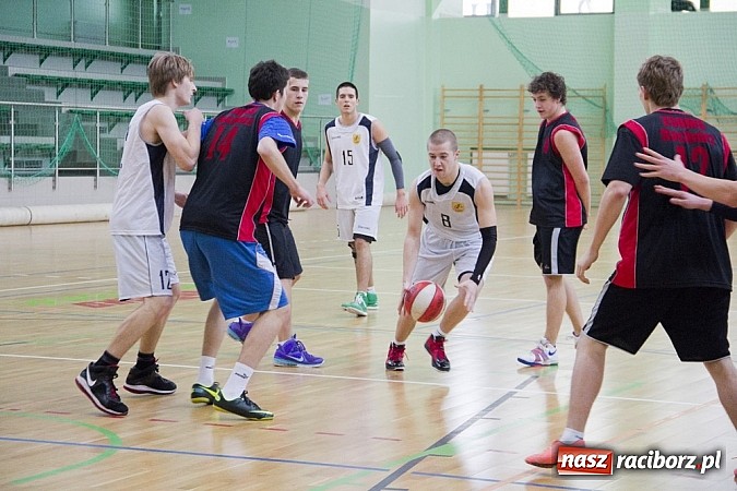 Zdjęcie w galerii na portalu naszraciborz.pl: Ruszyła liga szkolna w koszykówce wiadomości z regionu