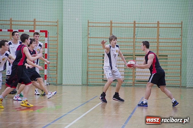 Zdjęcie w galerii na portalu naszraciborz.pl: Ruszyła liga szkolna w koszykówce wiadomości z regionu