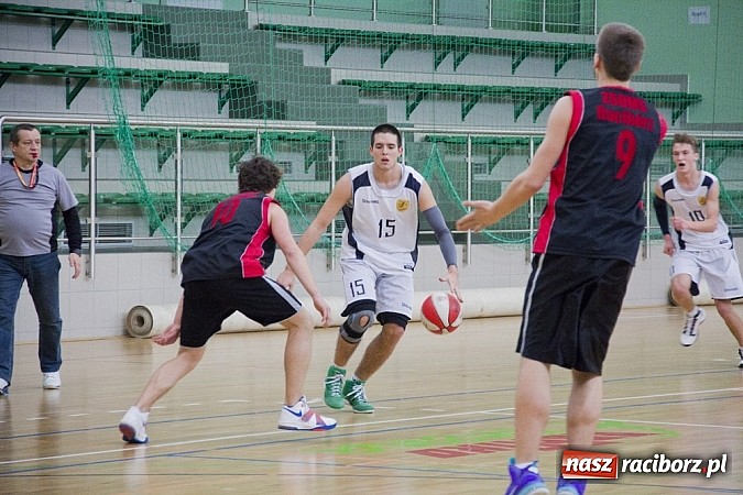 Zdjęcie w galerii na portalu naszraciborz.pl: Ruszyła liga szkolna w koszykówce wiadomości z regionu