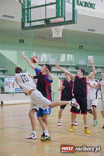 Zdjęcie w galerii na portalu naszraciborz.pl: Ruszyła liga szkolna w koszykówce wiadomości z regionu