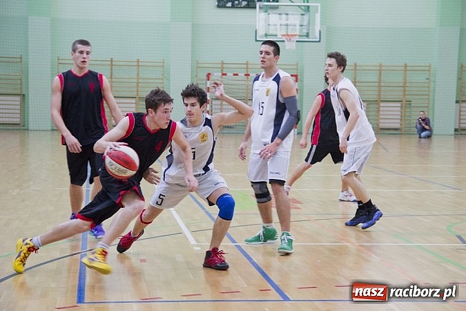 Zdjęcie w galerii na portalu naszraciborz.pl: Ruszyła liga szkolna w koszykówce wiadomości z regionu