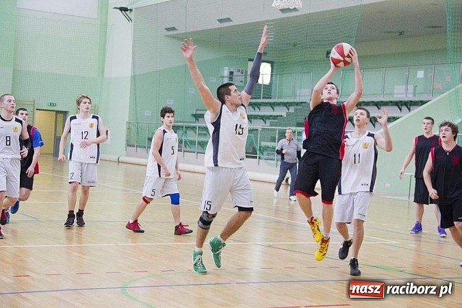 Zdjęcie w galerii na portalu naszraciborz.pl: Ruszyła liga szkolna w koszykówce wiadomości z regionu
