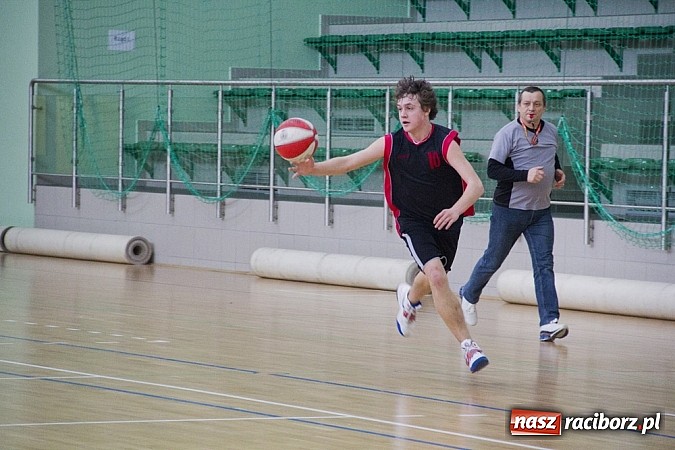 Zdjęcie w galerii na portalu naszraciborz.pl: Ruszyła liga szkolna w koszykówce wiadomości z regionu