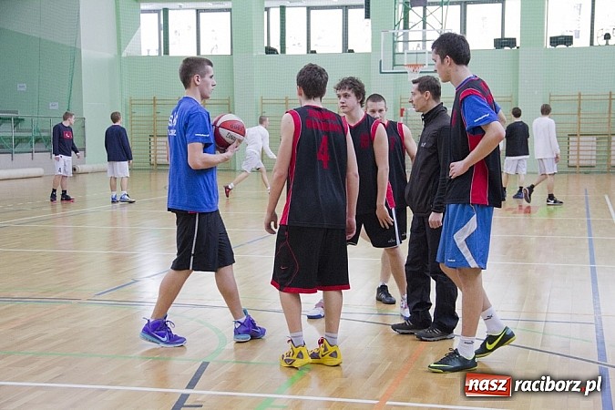 Zdjęcie w galerii na portalu naszraciborz.pl: Ruszyła liga szkolna w koszykówce wiadomości z regionu