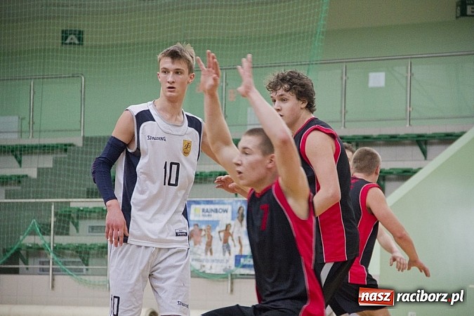 Zdjęcie w galerii na portalu naszraciborz.pl: Ruszyła liga szkolna w koszykówce wiadomości z regionu