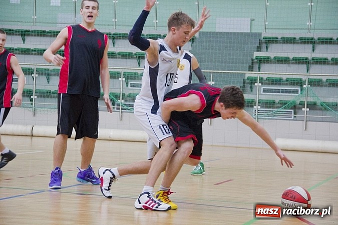 Zdjęcie w galerii na portalu naszraciborz.pl: Ruszyła liga szkolna w koszykówce wiadomości z regionu