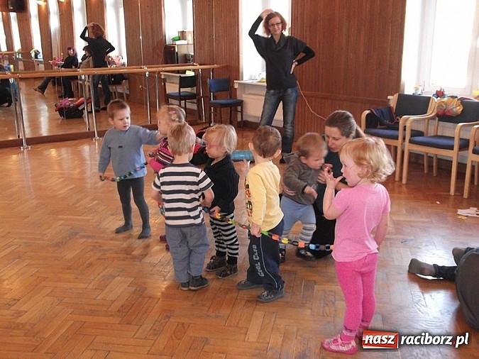 Zdjęcie w galerii na portalu naszraciborz.pl: Witaminowa zima z bańkami i bałwanem w Fiku-miku wiadomości z regionu