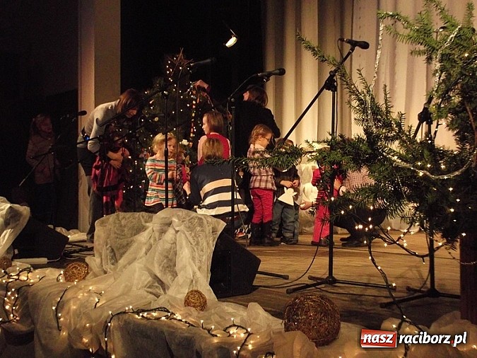 Zdjęcie w galerii na portalu naszraciborz.pl: Witaminowa zima z bańkami i bałwanem w Fiku-miku wiadomości z regionu