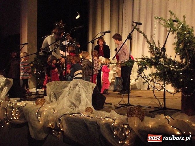 Zdjęcie w galerii na portalu naszraciborz.pl: Witaminowa zima z bańkami i bałwanem w Fiku-miku wiadomości z regionu