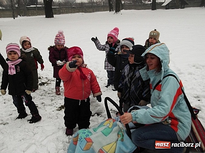 Zdjęcie w galerii na portalu naszraciborz.pl: Witaminowa zima z bańkami i bałwanem w Fiku-miku wiadomości z regionu