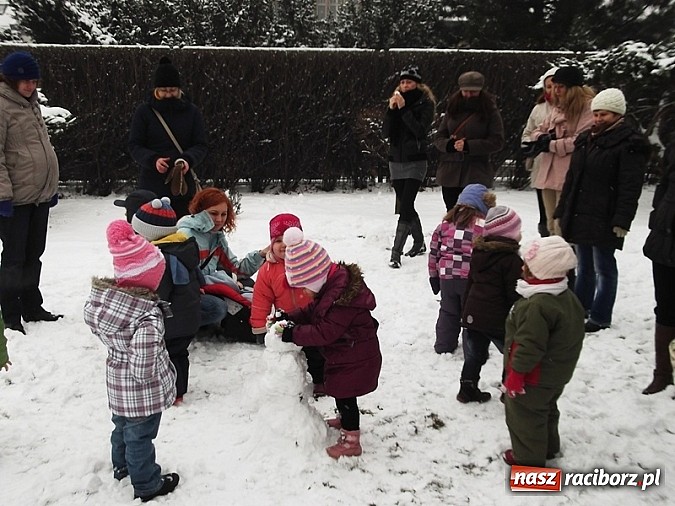 Zdjęcie w galerii na portalu naszraciborz.pl: Witaminowa zima z bańkami i bałwanem w Fiku-miku wiadomości z regionu