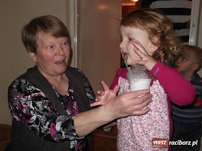 Zdjęcie w galerii na portalu naszraciborz.pl: Witaminowa zima z bańkami i bałwanem w Fiku-miku wiadomości z regionu