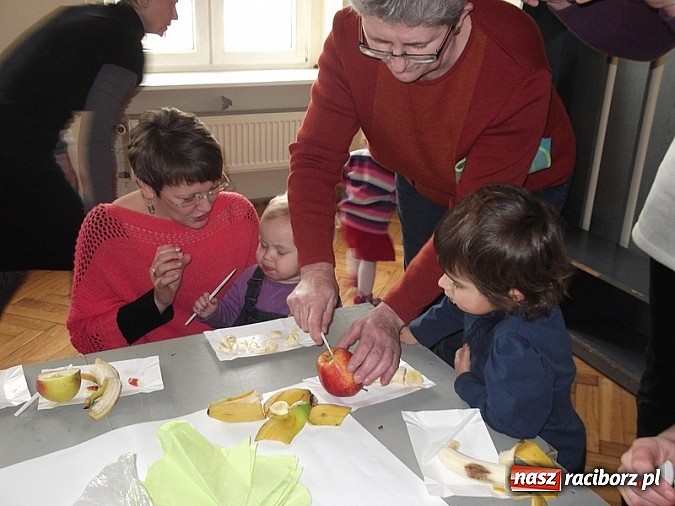 Zdjęcie w galerii na portalu naszraciborz.pl: Witaminowa zima z bańkami i bałwanem w Fiku-miku wiadomości z regionu
