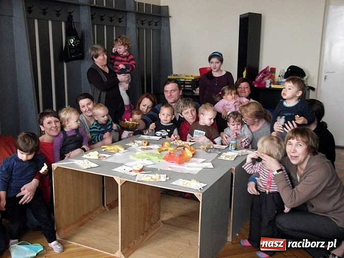 Zdjęcie w galerii na portalu naszraciborz.pl: Witaminowa zima z bańkami i bałwanem w Fiku-miku wiadomości z regionu