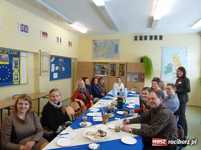 Zdjęcie w galerii na portalu naszraciborz.pl: Najlepsi młodzi angliści w powiecie rywalizowali w Gimnazjum nr 3 wiadomości z regionu