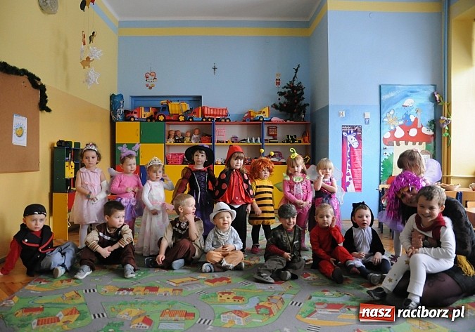 Zdjęcie w galerii na portalu naszraciborz.pl: W Przedszkolu nr 13 odbył się dziś wielki bal wiadomości z regionu