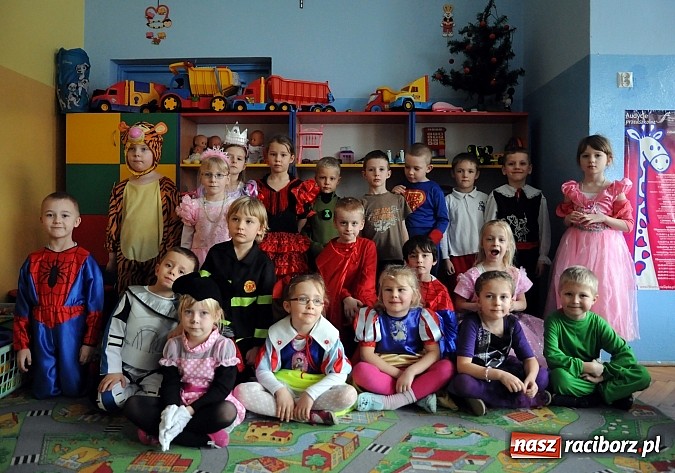 Zdjęcie w galerii na portalu naszraciborz.pl: W Przedszkolu nr 13 odbył się dziś wielki bal wiadomości z regionu