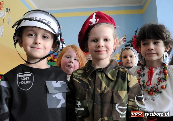 Zdjęcie w galerii na portalu naszraciborz.pl: W Przedszkolu nr 13 odbył się dziś wielki bal wiadomości z regionu