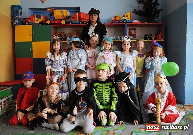 Zdjęcie w galerii na portalu naszraciborz.pl: W Przedszkolu nr 13 odbył się dziś wielki bal wiadomości z regionu