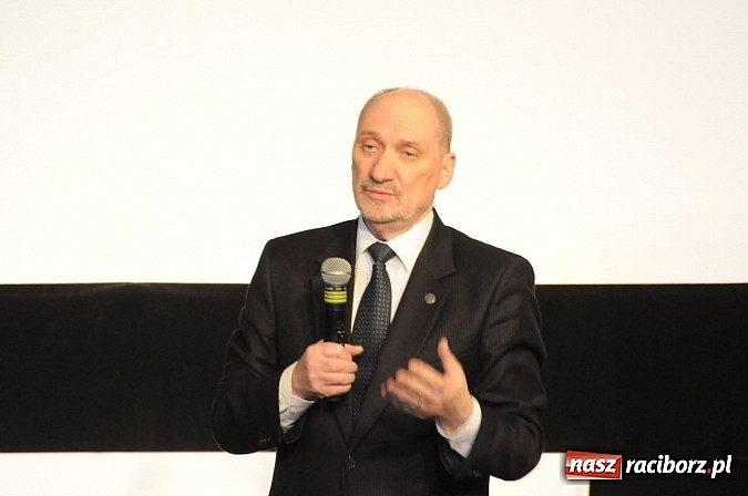 Zdjęcie w galerii na portalu naszraciborz.pl: Inauguracja raciborskiego klubu Gazety Polskiej. Gościem Antoni Macierewicz wiadomości z regionu