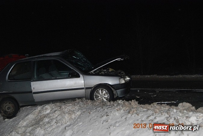 Zdjęcie w galerii na portalu naszraciborz.pl: Wypadek na DW 919 w Jankowicach wiadomości z regionu