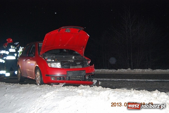 Zdjęcie w galerii na portalu naszraciborz.pl: Wypadek na DW 919 w Jankowicach wiadomości z regionu