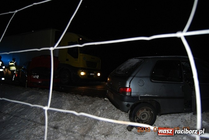 Zdjęcie w galerii na portalu naszraciborz.pl: Wypadek na DW 919 w Jankowicach wiadomości z regionu