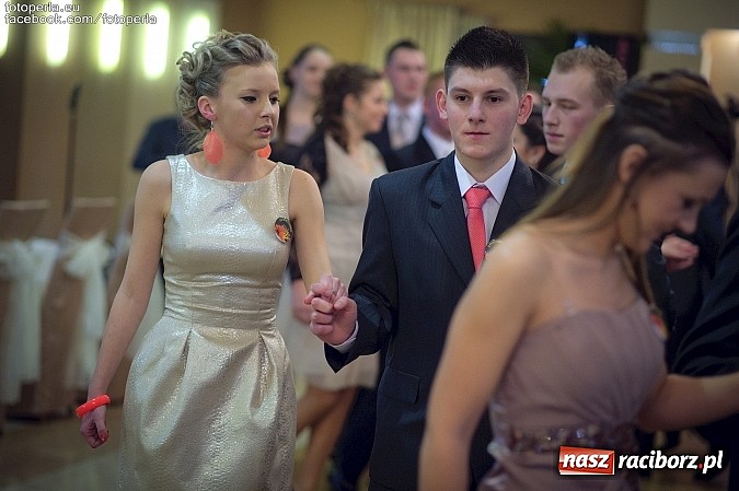 Zdjęcie w galerii na portalu naszraciborz.pl: Maturzyści z Budowlanki bawili się w Bravo wiadomości z regionu