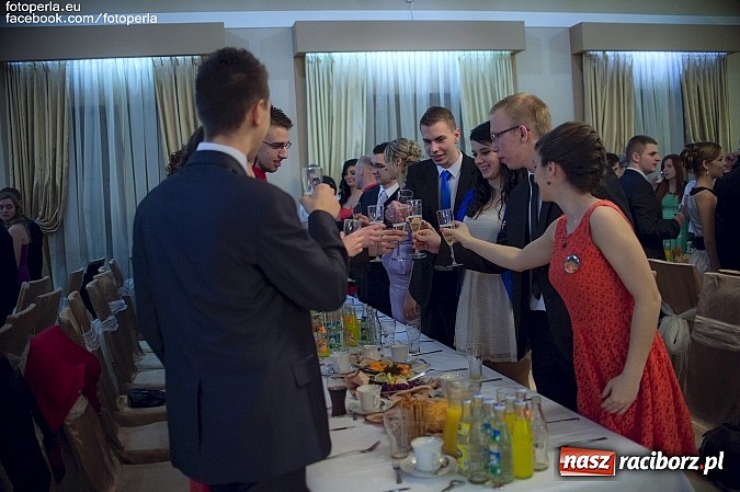 Zdjęcie w galerii na portalu naszraciborz.pl: Maturzyści z Budowlanki bawili się w Bravo wiadomości z regionu