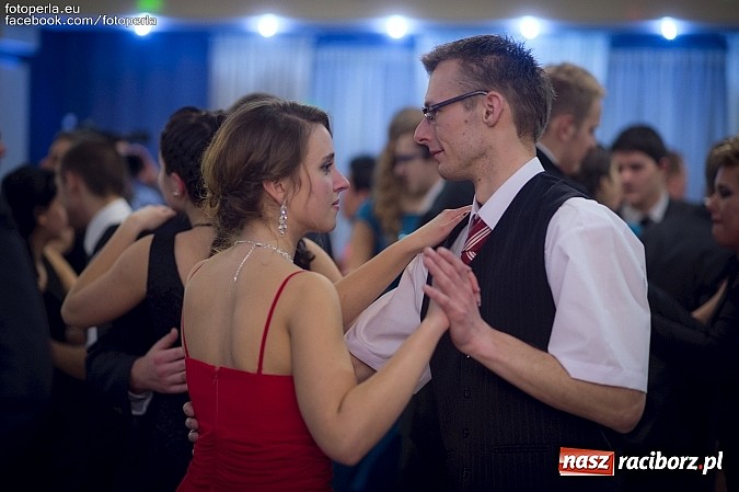 Zdjęcie w galerii na portalu naszraciborz.pl: Maturzyści z Budowlanki bawili się w Bravo wiadomości z regionu