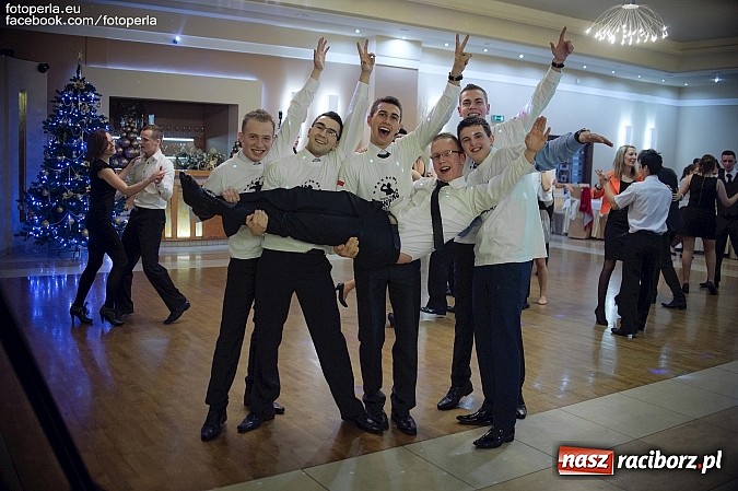 Zdjęcie w galerii na portalu naszraciborz.pl: Maturzyści z Budowlanki bawili się w Bravo wiadomości z regionu