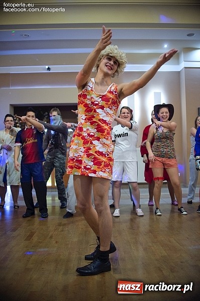 Zdjęcie w galerii na portalu naszraciborz.pl: Maturzyści z Budowlanki bawili się w Bravo wiadomości z regionu