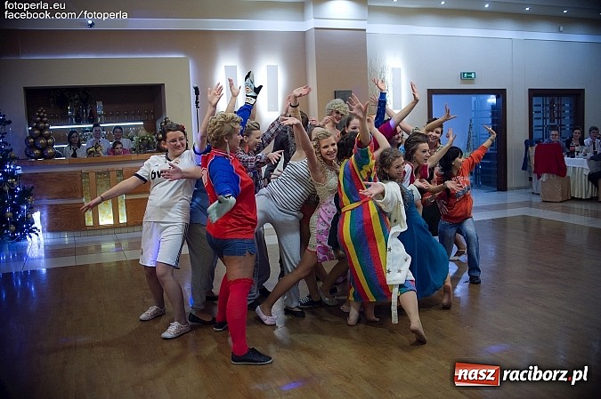 Zdjęcie w galerii na portalu naszraciborz.pl: Maturzyści z Budowlanki bawili się w Bravo wiadomości z regionu