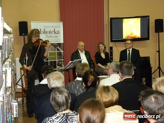 Zdjęcie w galerii na portalu naszraciborz.pl: Kalejdoskop słów, kolorów i uczuć wiadomości z regionu