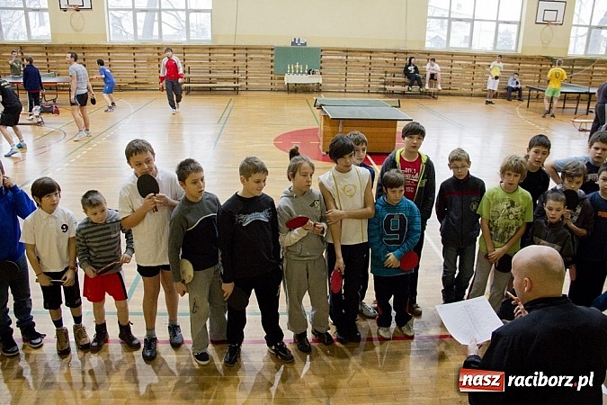 Zdjęcie w galerii na portalu naszraciborz.pl: Pasjonaci tenisa stołowego zagrali w Nędzy wiadomości z regionu