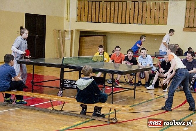 Zdjęcie w galerii na portalu naszraciborz.pl: Pasjonaci tenisa stołowego zagrali w Nędzy wiadomości z regionu