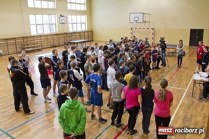 Zdjęcie w galerii na portalu naszraciborz.pl: Pasjonaci tenisa stołowego zagrali w Nędzy wiadomości z regionu