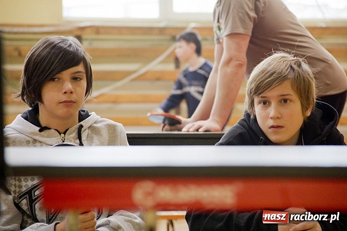 Zdjęcie w galerii na portalu naszraciborz.pl: Pasjonaci tenisa stołowego zagrali w Nędzy wiadomości z regionu