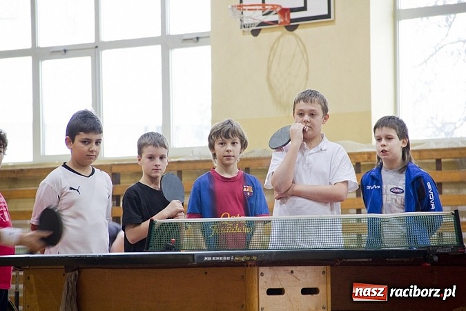 Zdjęcie w galerii na portalu naszraciborz.pl: Pasjonaci tenisa stołowego zagrali w Nędzy wiadomości z regionu