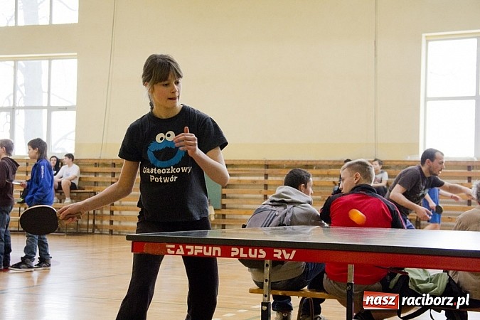 Zdjęcie w galerii na portalu naszraciborz.pl: Pasjonaci tenisa stołowego zagrali w Nędzy wiadomości z regionu
