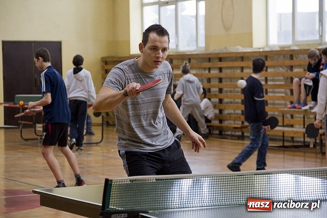 Zdjęcie w galerii na portalu naszraciborz.pl: Pasjonaci tenisa stołowego zagrali w Nędzy wiadomości z regionu