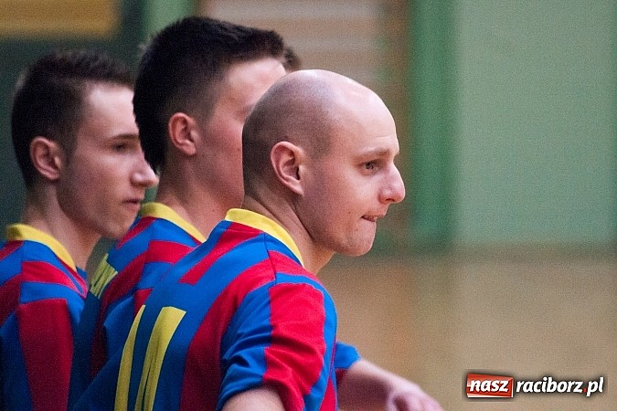Zdjęcie w galerii na portalu naszraciborz.pl: Płomień pochłonął Xpres.pl wiadomości z regionu